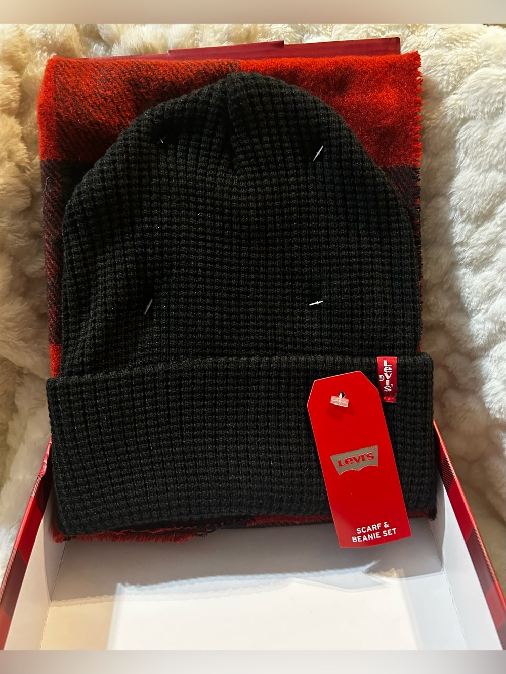 NEW Levi’s beanie and buffalo plaid hat/scarf set
